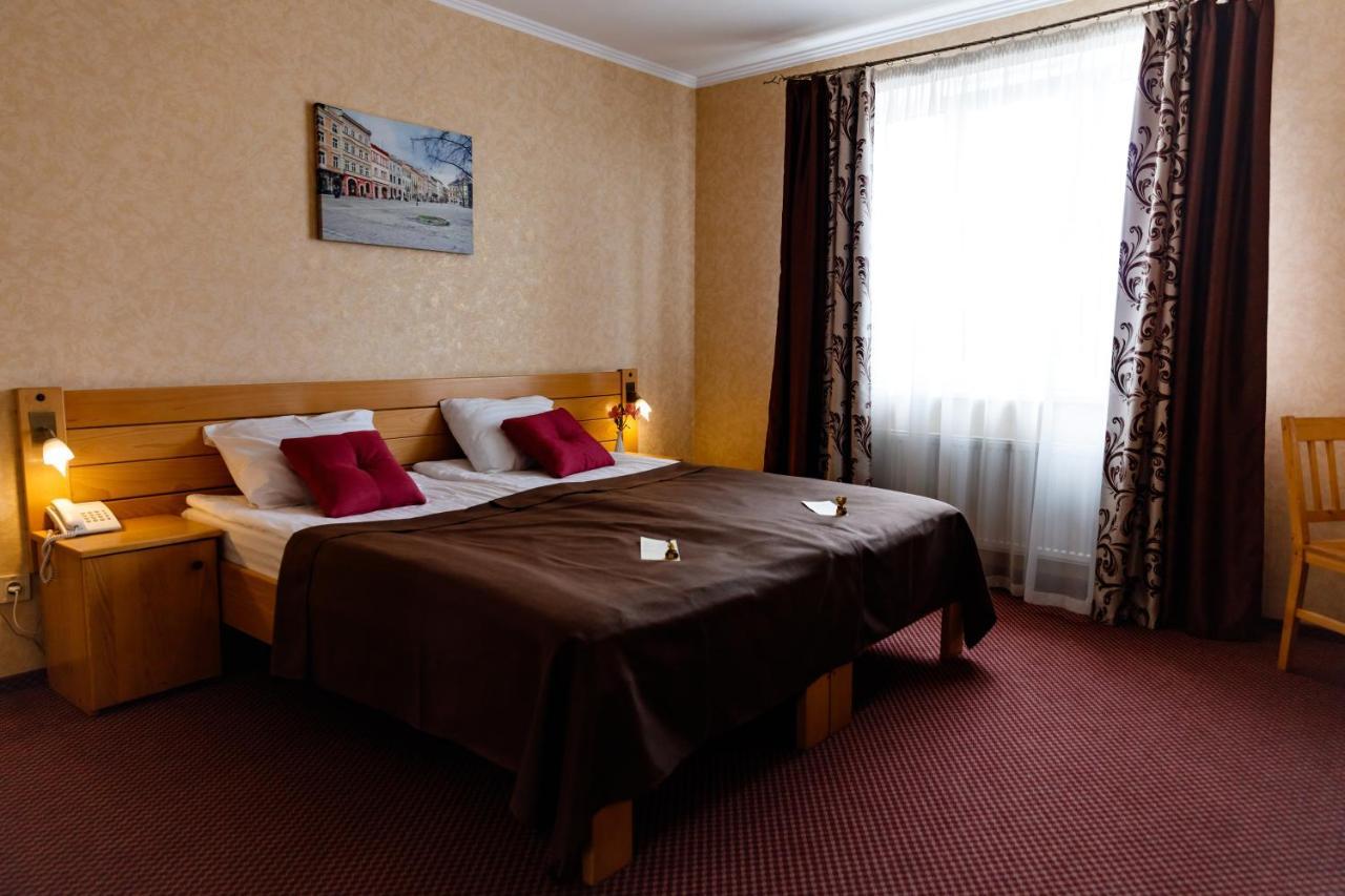 Argo Hotel Lviv Bagian luar foto