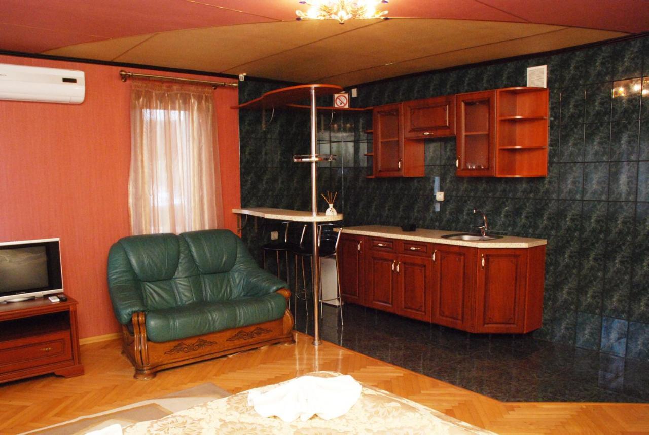Argo Hotel Lviv Bagian luar foto