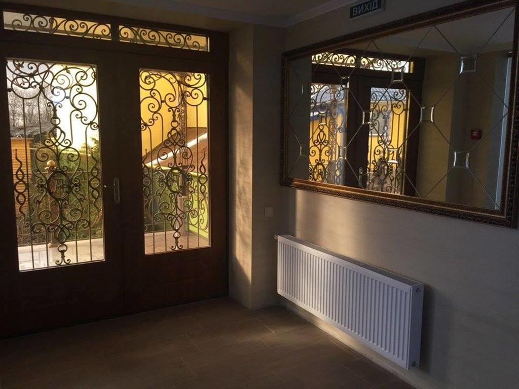 Argo Hotel Lviv Bagian luar foto