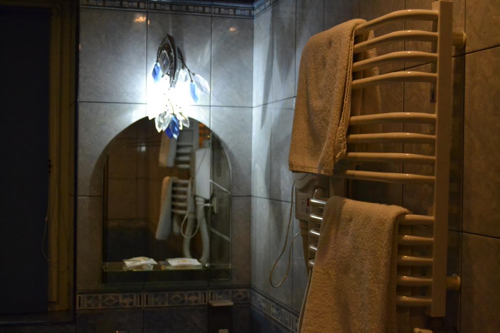 Argo Hotel Lviv Bagian luar foto