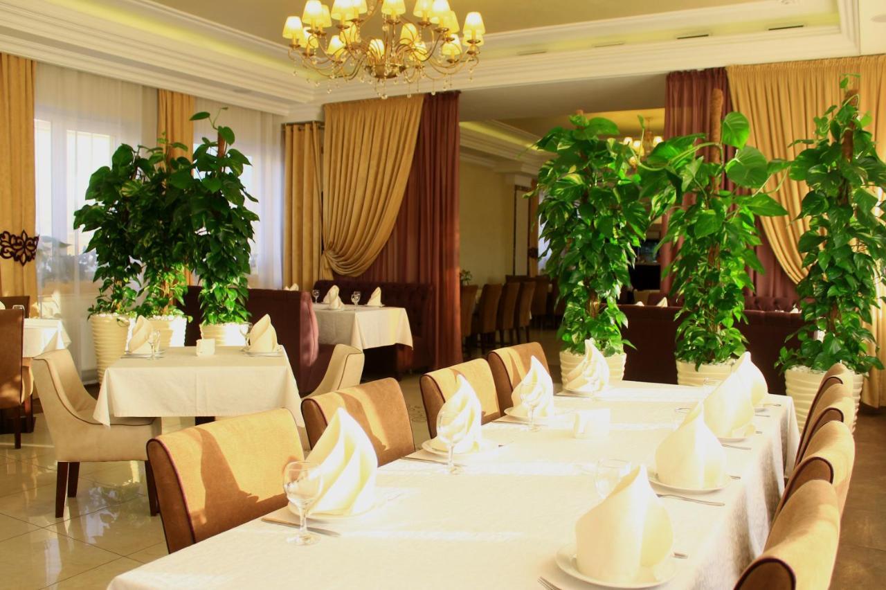 Argo Hotel Lviv Bagian luar foto