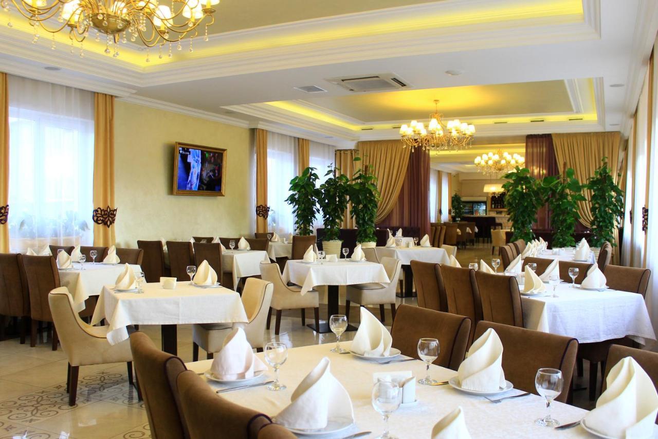 Argo Hotel Lviv Bagian luar foto