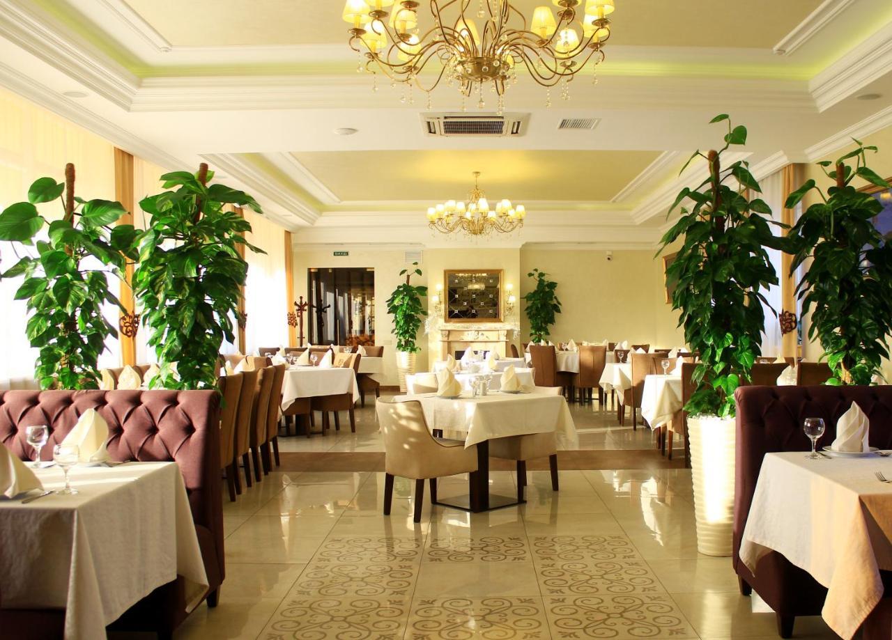 Argo Hotel Lviv Bagian luar foto