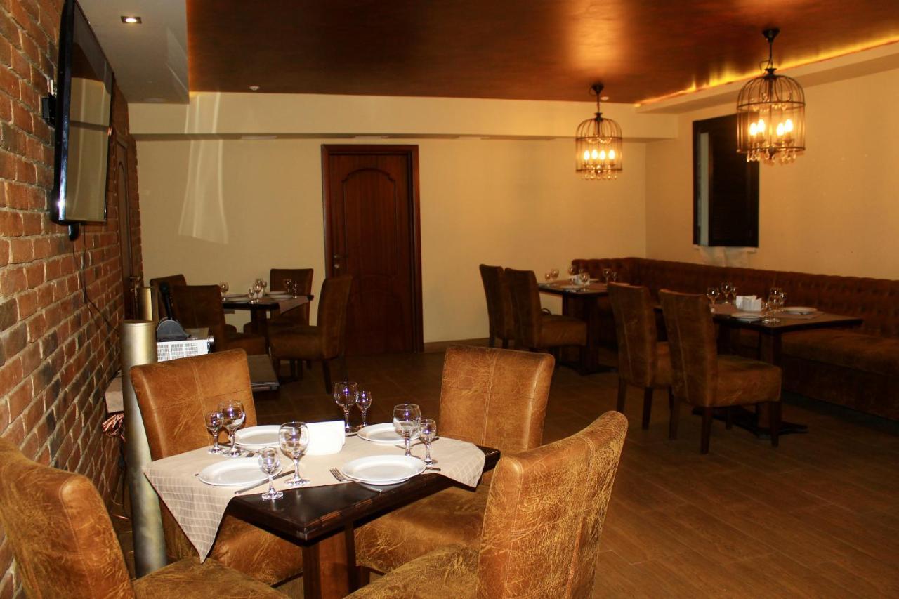 Argo Hotel Lviv Bagian luar foto