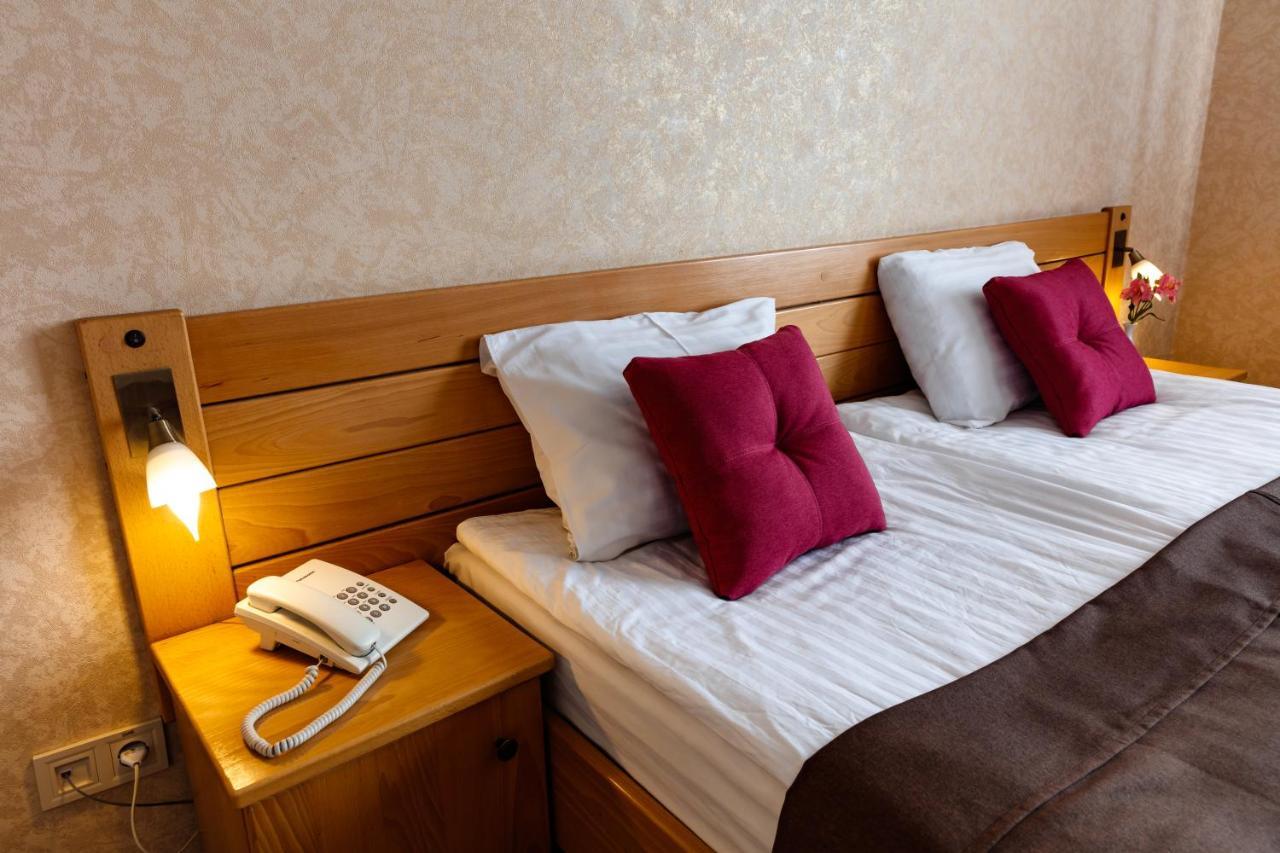 Argo Hotel Lviv Bagian luar foto