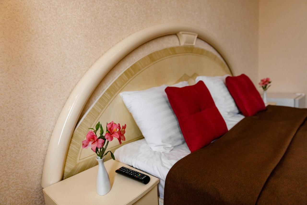 Argo Hotel Lviv Bagian luar foto