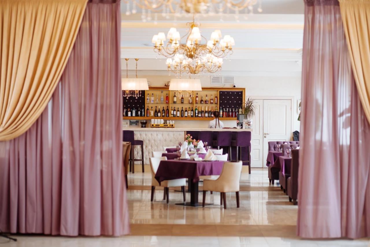 Argo Hotel Lviv Bagian luar foto