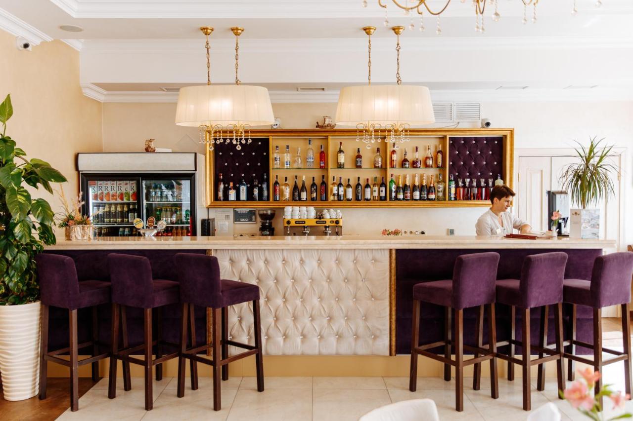 Argo Hotel Lviv Bagian luar foto