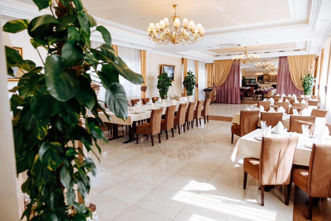 Argo Hotel Lviv Bagian luar foto